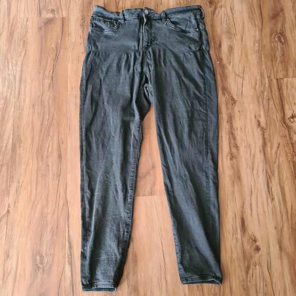 Target 8 Black Distressed Midrise Waist 